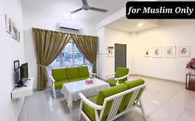 De Qasturee Klia@Kota Warisan Homestay Nearest To Airport